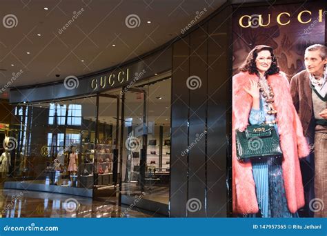 brookfield Gucci outlet